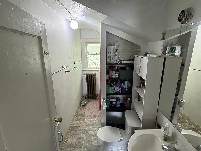 1000-1002 NE Maple St #1000 — Photo 9