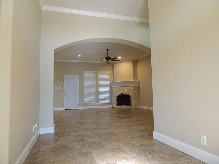 3221 Marksburg Ave — Photo 3