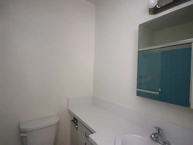 526 W Huntington Dr #J — Photo 15