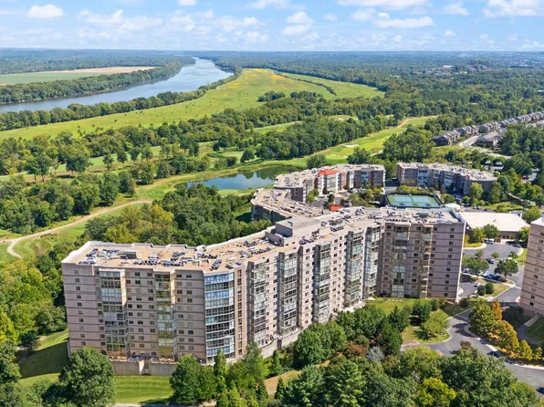 19355 Cypress Ridge Ter Unit 310, Lansdowne, VA 20176