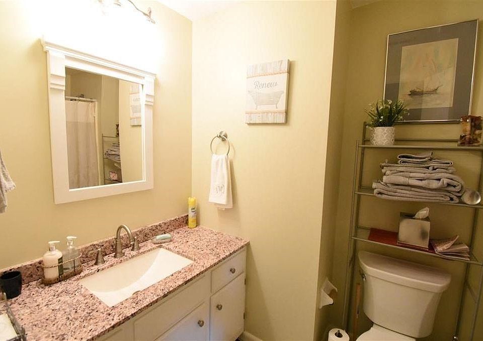 1st image of 5 E Black Oak Dr #5E