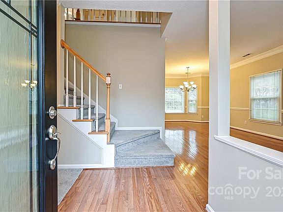 3rd image of 8527 Walsham Dr