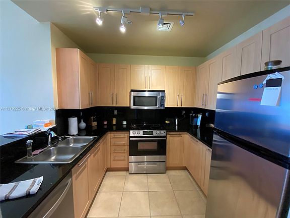 5th image of 511 SE 5th Ave APT 2413