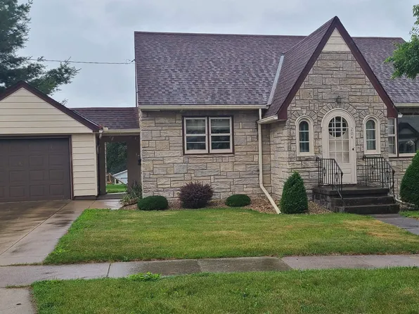 204 S Page St, Monona, IA 52159