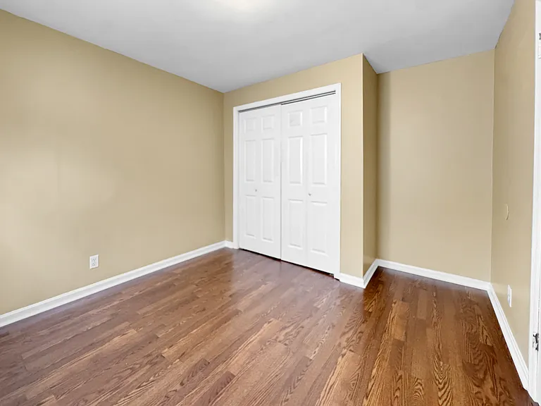 1727 Covert Ave — Photo 11