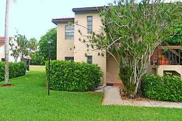 Home For Sale In Boca Lago