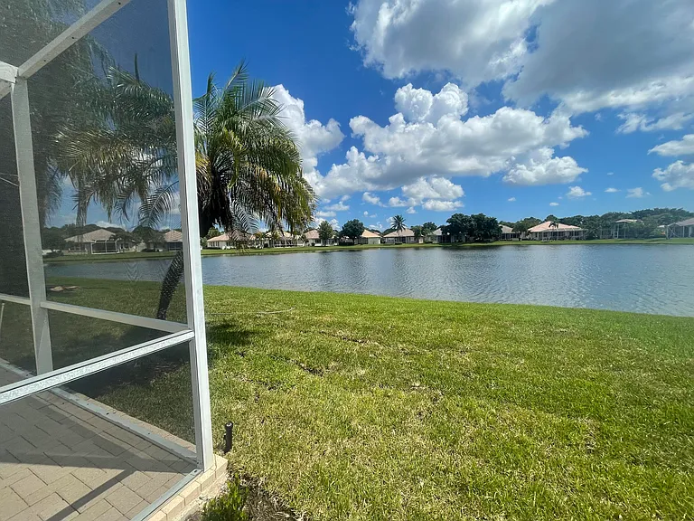 9041 Bay Harbour Cir — Photo 17