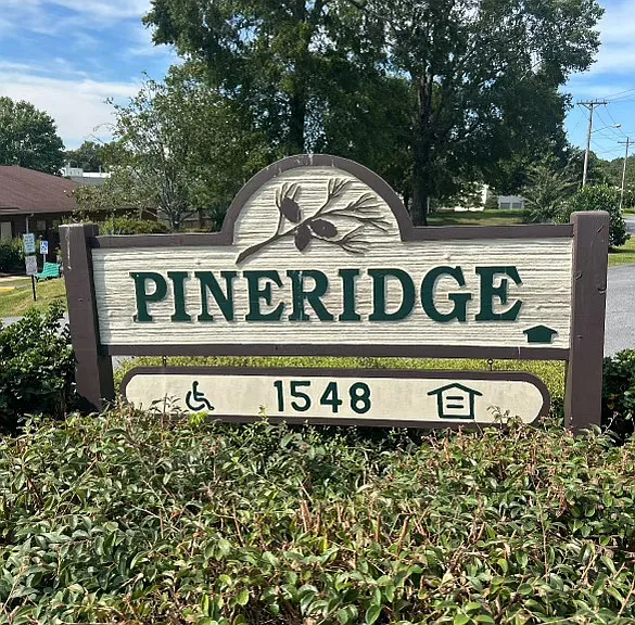 Pineridge Apartments — Photo 1