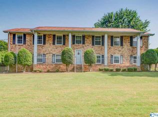 324 Spring Valley Ct SW, Huntsville, AL 35802