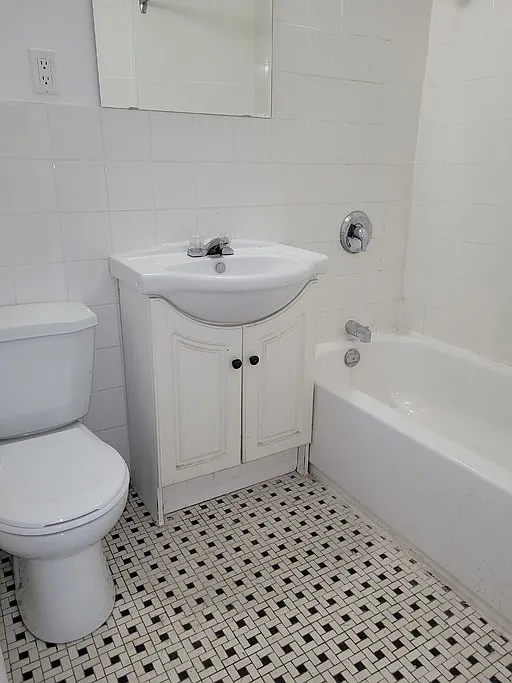 1 bed, 1.0 bath, 680 sqft, $1,950 — Photo 4