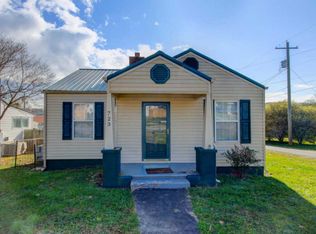 723 Ferry St, Loudon, TN 37774