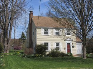 8 Clark St, Niantic, CT 06357