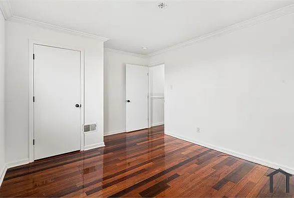 518 N Preston St — Photo 3