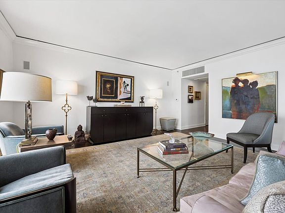 4th image of 950 N Michigan Ave APT 3805