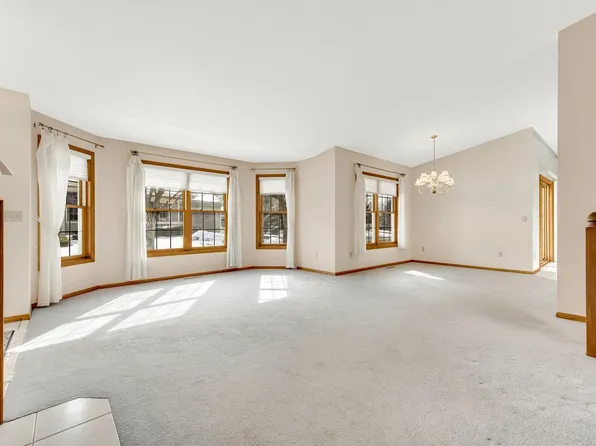 849 Ivy Ln, Eagan, MN 55123