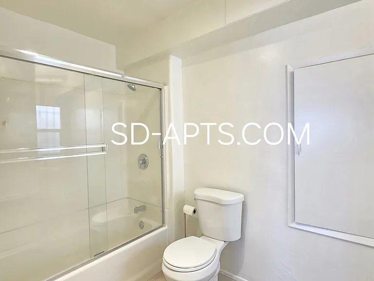 3926 1/2 California St — Photo 43