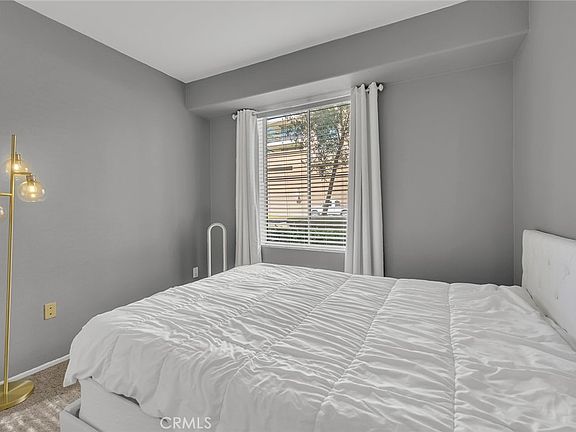 4th image of 2120 Watermarke Pl