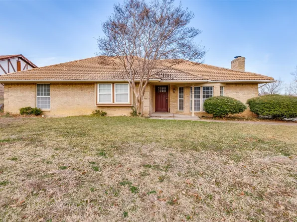 2206 Greenbriar Ct, Grand Prairie, TX 75050