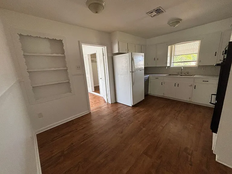 4101 Glen St — Photo 18