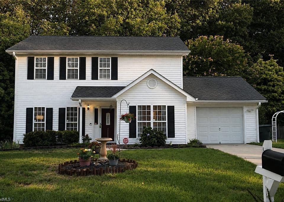 1st image of 590 Blythewood Ct