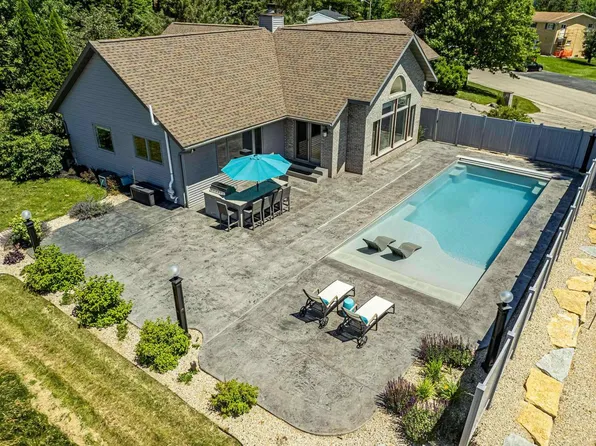 1019 8th Street, New Glarus, WI 53574