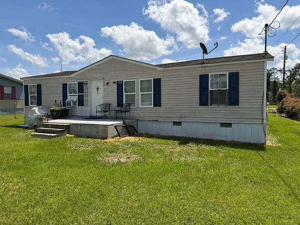 1362 Fleetwood Cir, Douglas, GA 31533