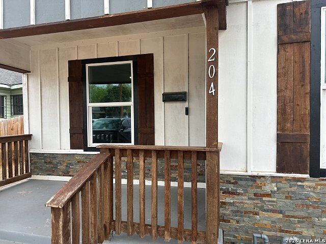 1st image of 204 Vine St