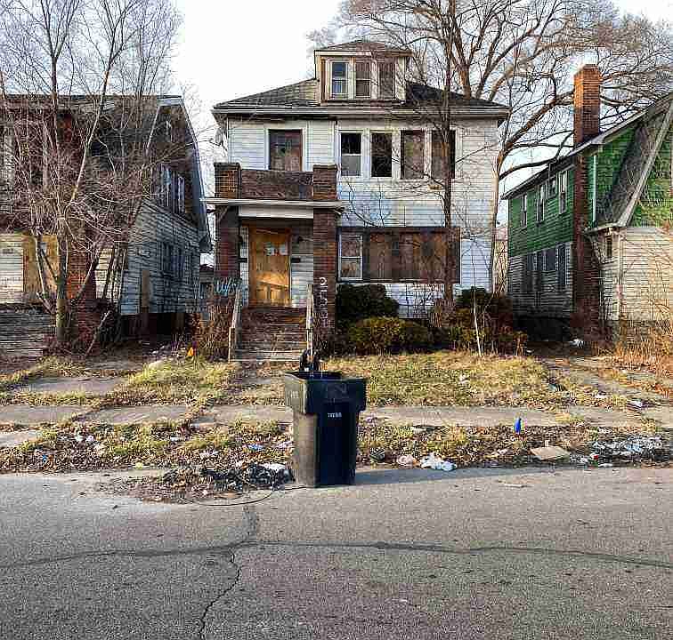 2496 Waverly