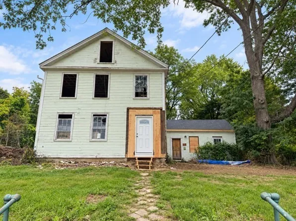 47 Elm St, North Brookfield, MA 01535