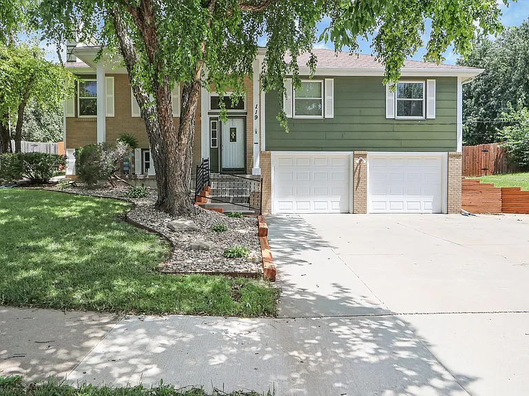 119 N Kaw Dr — Photo 3