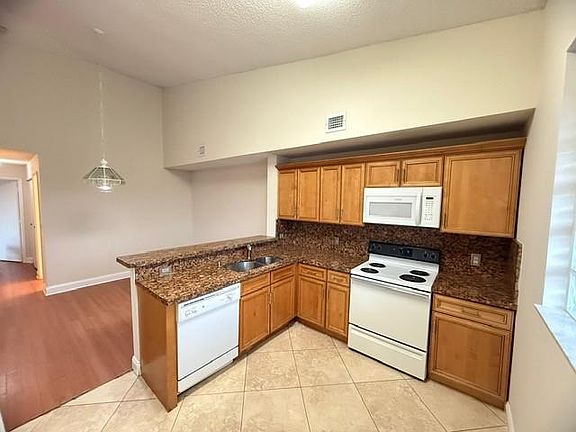 4th image of 6976 SW 39th St APT G208