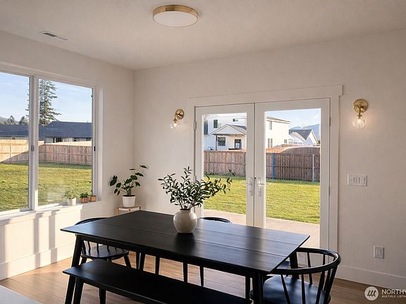 4th image of 632 Prominence Street