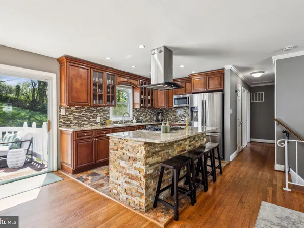 14709 Dunbar Ln, Woodbridge, VA 22193