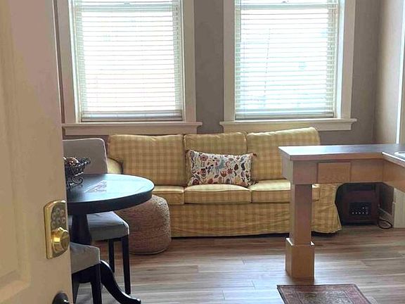 3rd image of 302 W Yakima Ave APT 202