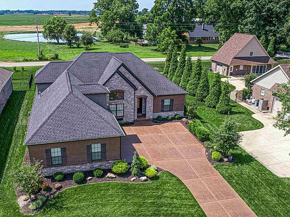 2nd image of 1201 Ladbrooke Dr