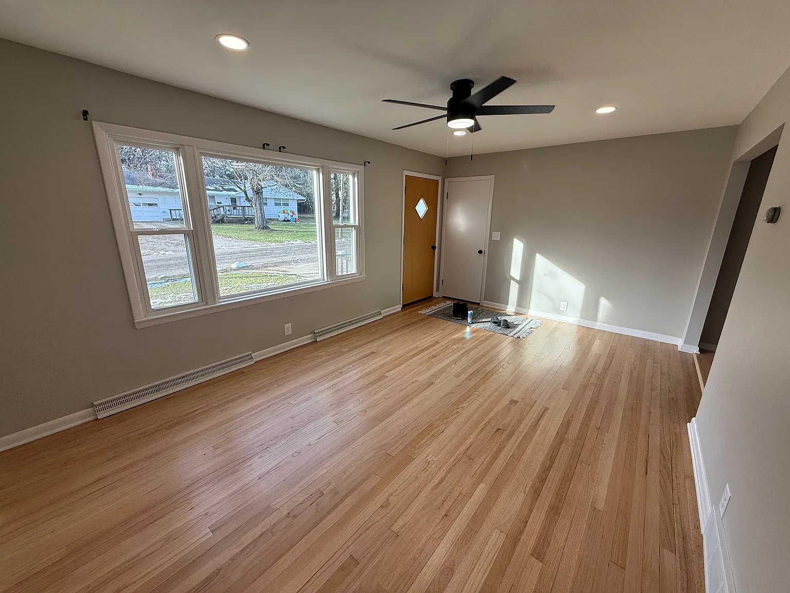 2 bed, 816 sqft, $1,650 — Photo 2