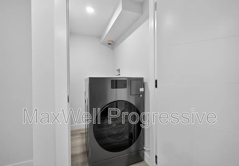 10821 112th St NW #1 — Photo 39