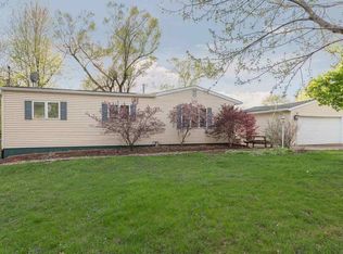 3325 40th St, Moline, IL 61265