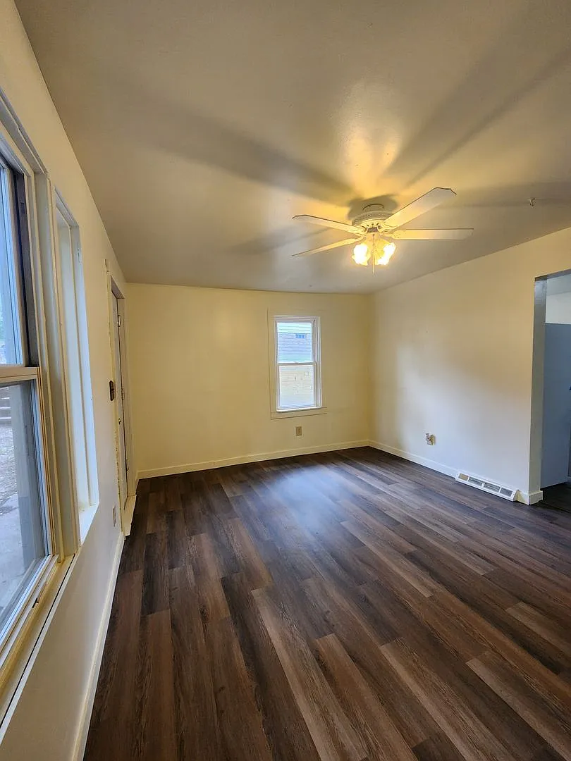 1106 Rixon — Photo 3