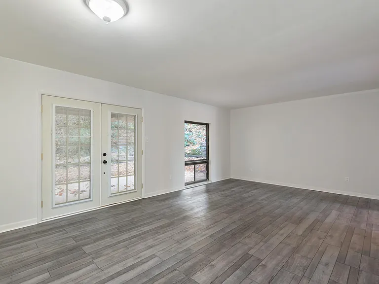 98 Valley Forge Dr — Photo 10