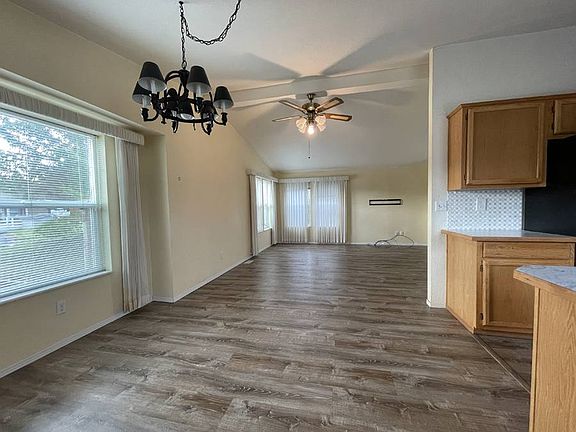 5th image of 518 NE 60th St