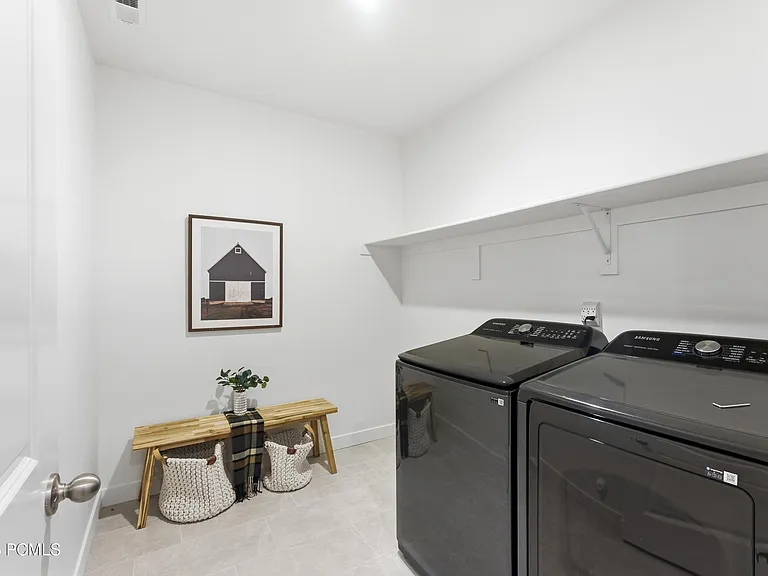 6097 N Brookline Rd — Photo 32