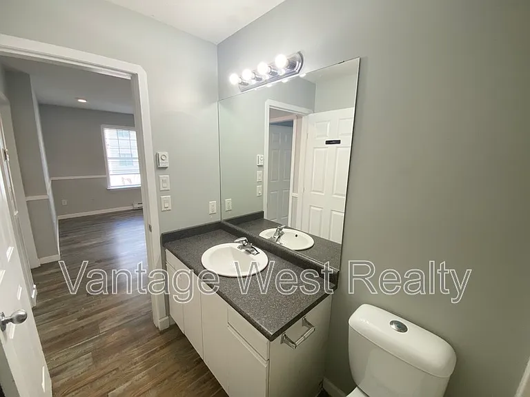 1073B Lawson Ave — Photo 13