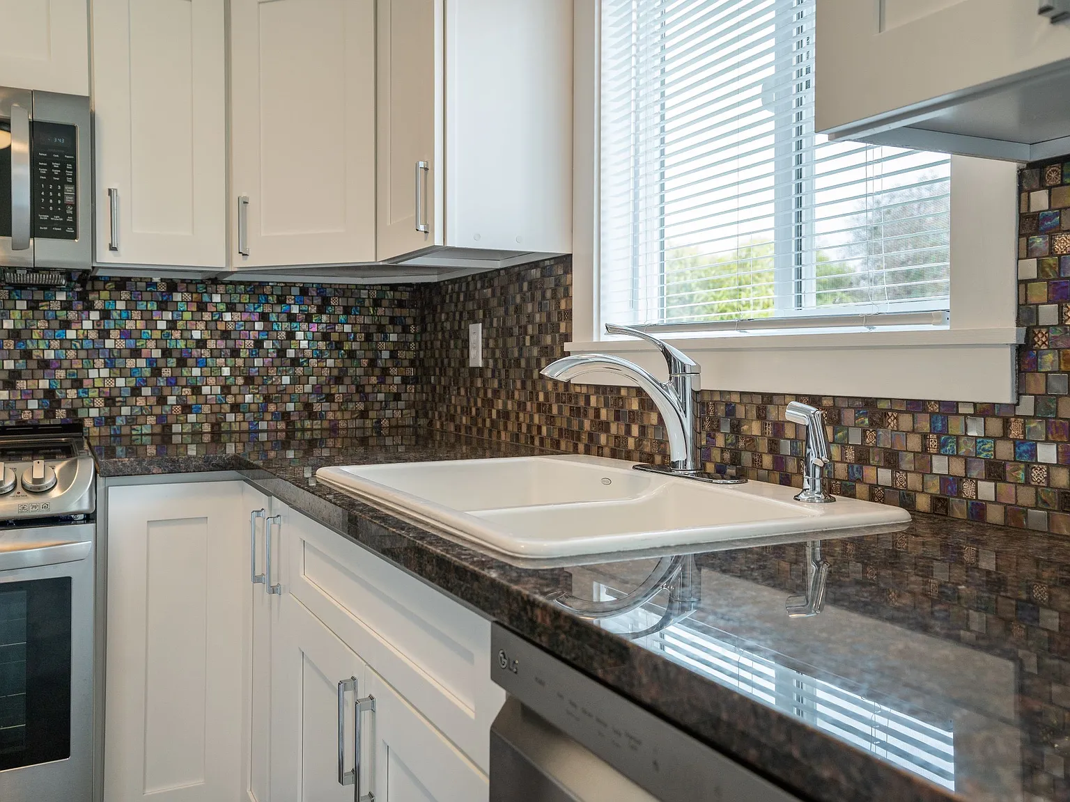 2 bed, 825 sqft, $1,425 — Photo 4