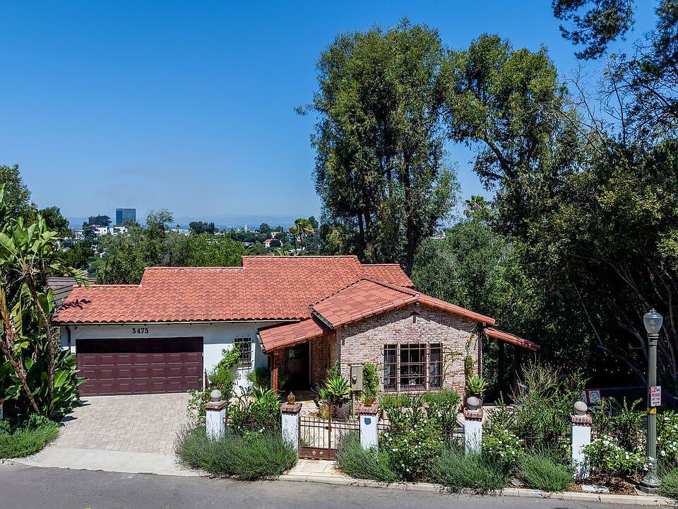 1st image of 3475 N Knoll Dr
