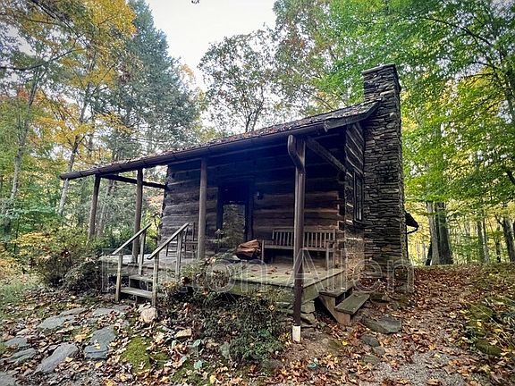 4th image of 575 Beaverdam Rd