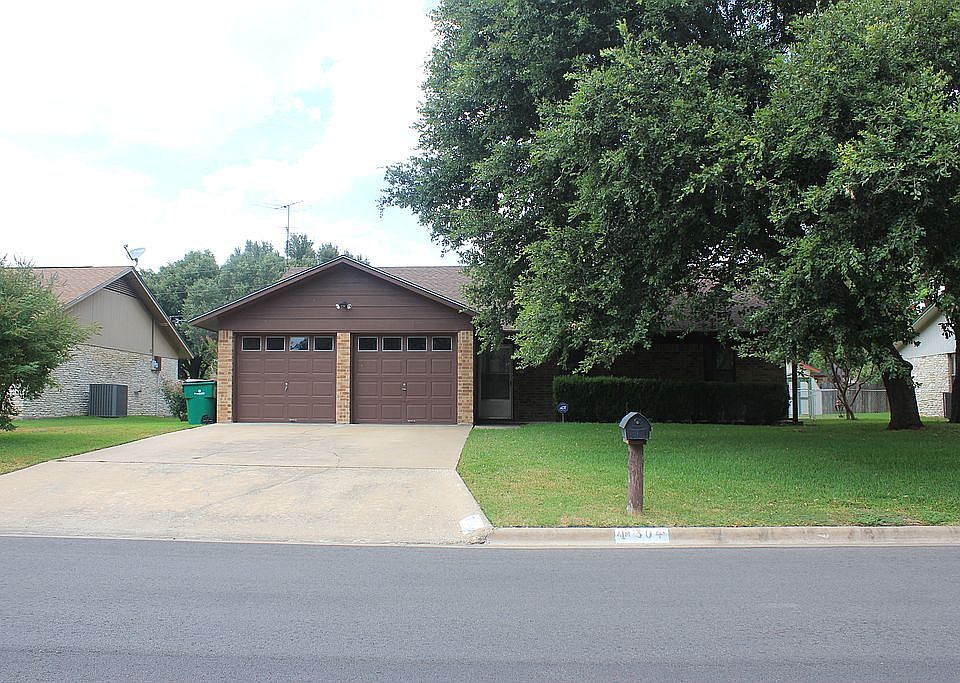 304 DRAKE LN