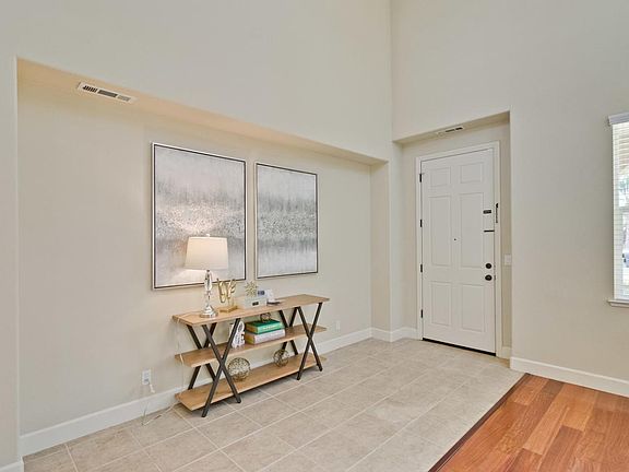 3rd image of 4573 Niland St