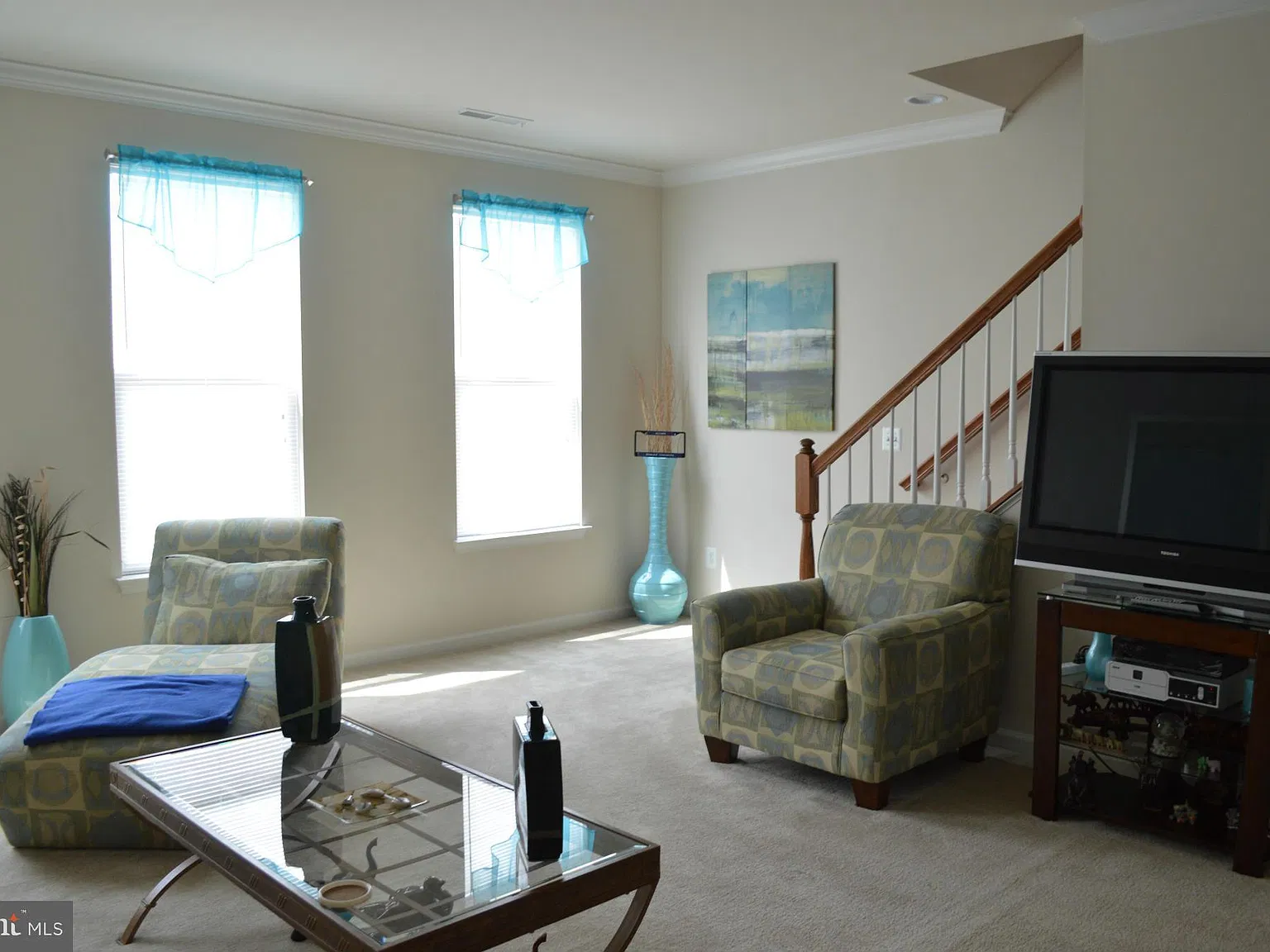 3 bed, 4.0 bath, 2120 sqft, $2,800 — Photo 4