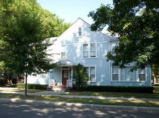 2039 Maple Ave, Evanston, IL 60201